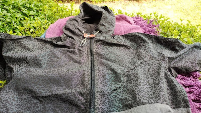HoloGear Jacket Review Holographic Reflective Windbreaker | Gadget